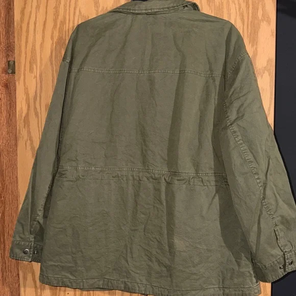 Levi's Women's Lightweight Utility Jacket in Olive - Picture 5 of 8